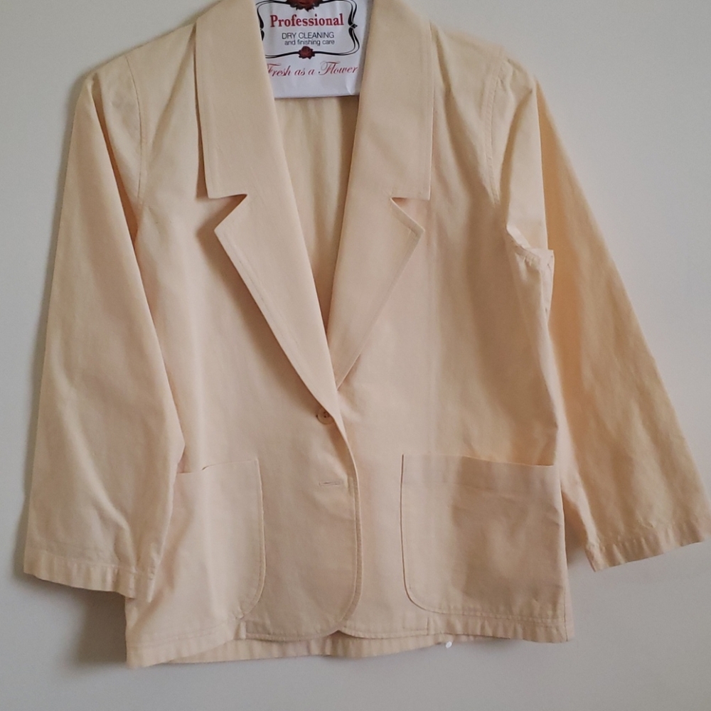 Women's yellow Blazer